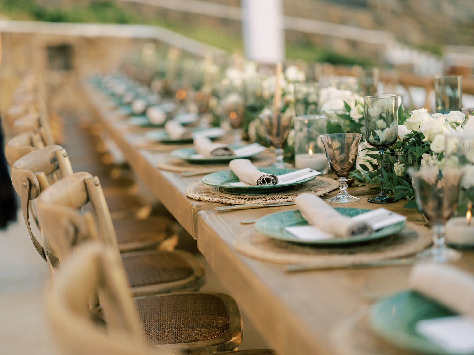 table set up mykonos